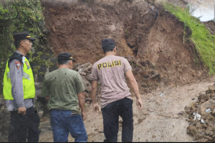 Senderan Irigasi Longsor di Kalikajar, Rumah Warga Alami Kerusakan