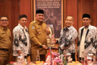 Bupati Bogor Dorong Program “Satu Desa Satu Sarjana” Demi Pemerataan Pendidikan (Diskominfo Kabupaten Bogor)