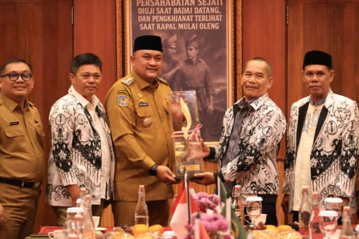Bupati Bogor Dorong Program “Satu Desa Satu Sarjana” Demi Pemerataan Pendidikan (Diskominfo Kabupaten Bogor)