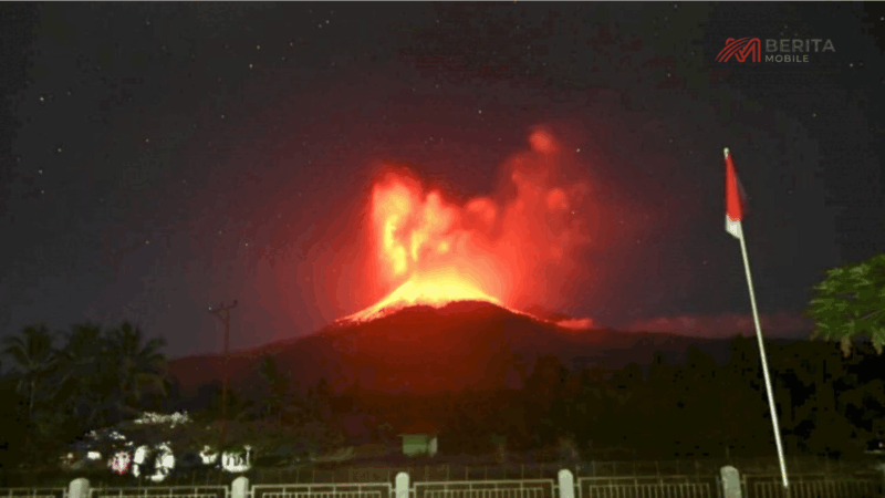 Gunung Lewotobi Laki-Laki Erupsi Dahsyat