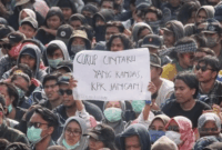 Gelombang protes sosial & politisasi generasi muda