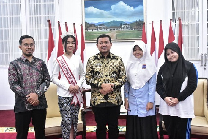 Pelajar Sumedang Tembus Festival Perpusnas, Bupati Dony Sebut Bukti Literasi Tumbuh (Sumedangkab)