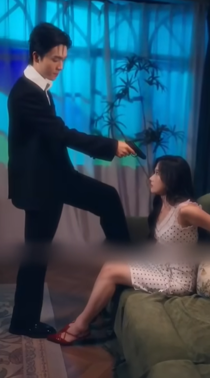 Sinopsis Lengkap Dia Menyeretku Ke Neraka, Tapi Dia Pelahan-Lahan Jatuh Cinta Padaku Drama China