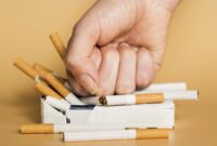 Pelemahan Daya Beli Picu Penurunan Penjualan Rokok Legal Indonesia