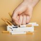 Pelemahan Daya Beli Picu Penurunan Penjualan Rokok Legal Indonesia