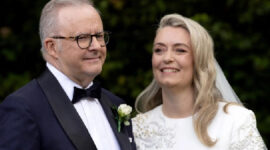 Albanese dan istrinya Jodie Haydon menghadiri upacara pernikahan di Canberra pada 29 November. Foto: AFP