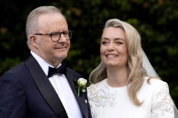 Albanese dan istrinya Jodie Haydon menghadiri upacara pernikahan di Canberra pada 29 November. Foto: AFP