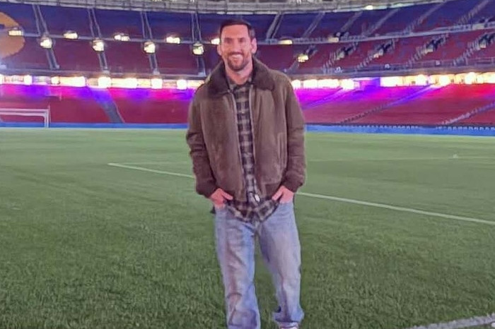 Sinyal Nostalgia, Messi Unggah Foto Kembali Berjalan di Camp Nou