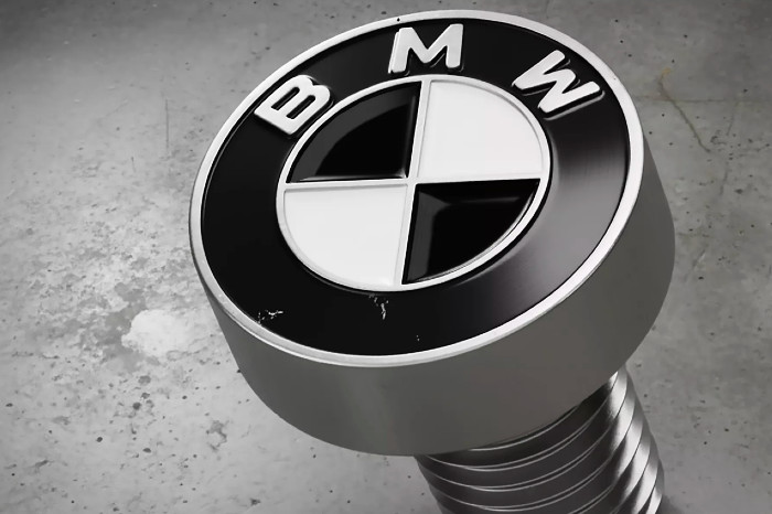 BMW Patenkan Sekrup Berbentuk Logo, Langkah Inovatif atau Penjara Bagi Pemilik Mobil?