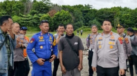 Kapolres Pangandaran, AKBP Andri Kurniawan bersama tim SAR gabungan di TKP