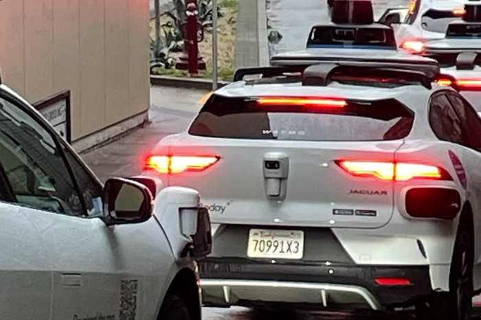 Pemadaman listrik yang luas di San Francisco mengekspos kelemahan fatal taksi self-propelled Waymo: sistem tidak dapat beroperasi sendiri ketika seluruh lampu sinyal lalu lintas berhenti bekerja.