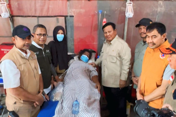 Presiden Prabowo Tinjau Posko Kesehatan Pegadaian, Layanan Medis Utama Korban Banjir Aceh Tamiang