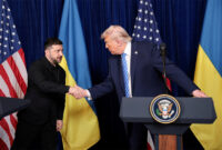 Trump dan Zelenskyy Bahas 20 Poin Rencana Damai Ukraina di Florida