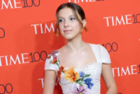Cedera Bahu Millie Bobby Brown