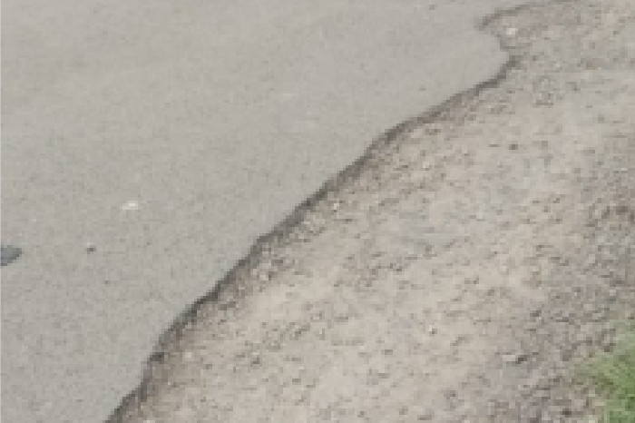 Jalan kabupaten di Kompleks Tamansari Manglayang Regency RW 28, Desa Cinunuk, Kec. Cileunyi 