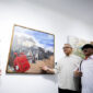 Wali Kota Bandung Muhammad Farhan saat membuka Pameran Lukisan Nasional di The Huis Gallery, Taman Budaya Jawa Barat. 