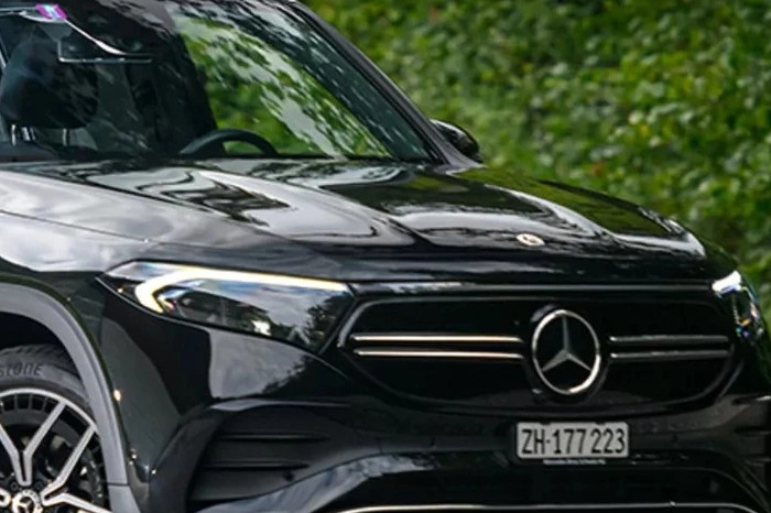seri Mercedes-Benz EQB