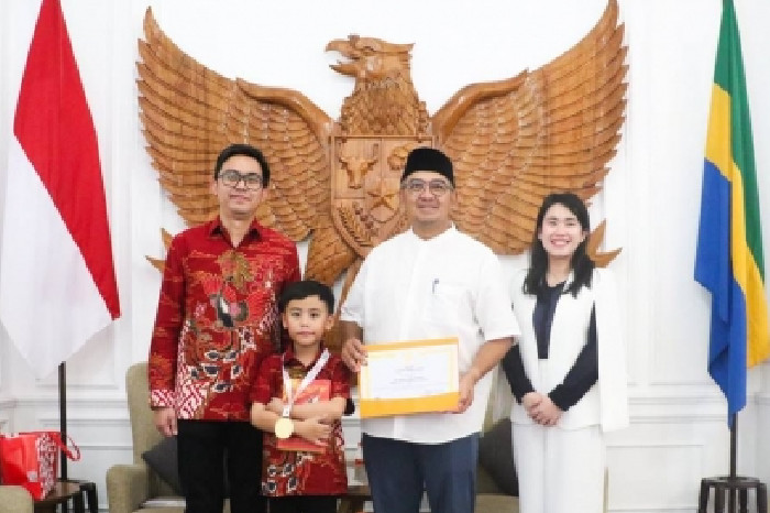 Farhan Bangga, Siswa SD Bandung Natanael Raih Juara Dunia Olimpiade Sains Di Amerika Serikat