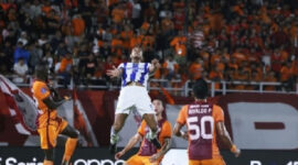 VAR Bikin Persib Gagal Menang di Samarinda, Penalti Peralta Samakan Skor jadi 1-1